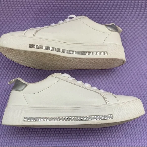 woman’s Mickey Mouse Low Top Bling sneakers Size 7m ( 10.5 “length) - Picture 5 of 12